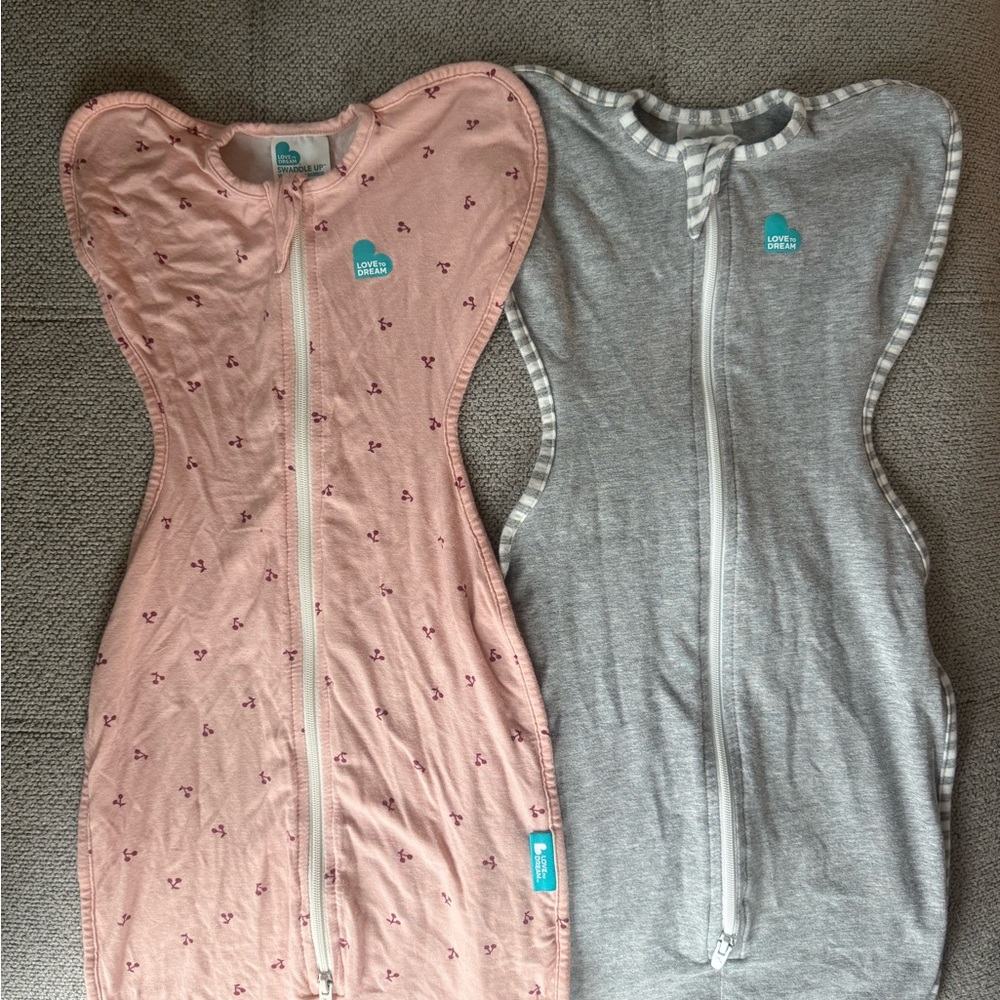 Love to Dream Pink Cherry Swaddle + Gray Swaddle (Set)